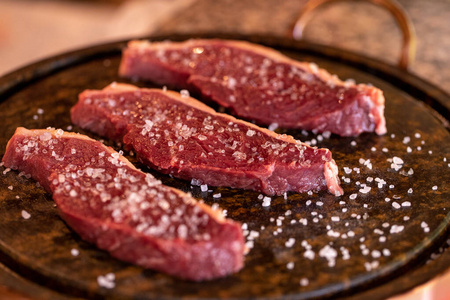 吃饭 烧烤 烹调 牛肉 餐厅 牛排 午餐 烤的 特写镜头