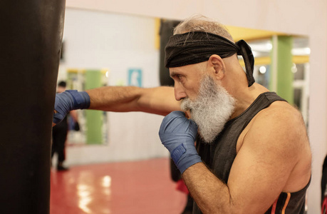 身体 老年人 手套 集中 健身 白种人 老的 适合 战斗
