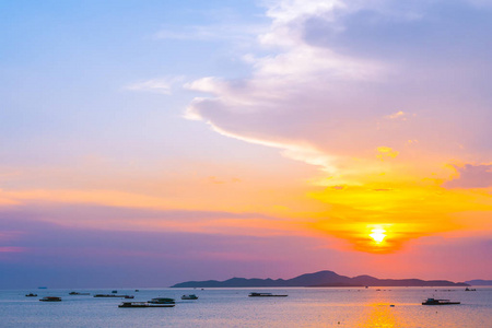 泰国芭堤雅市周围美丽的海洋景观