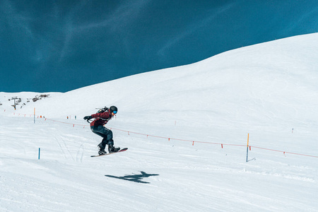 乐趣 行动 阿尔卑斯山 滑雪 运动 小山 冬天 求助 旅行
