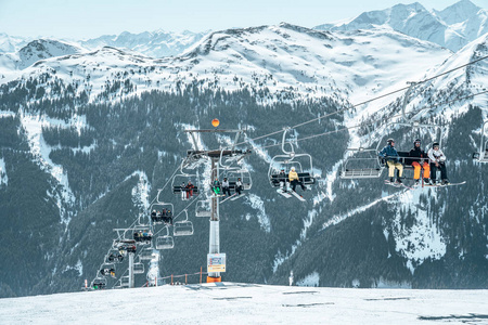 举起 高的 滑雪 斜坡 滑雪板 风景 寒冷的 旅行 自然