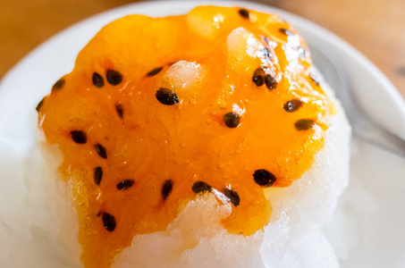 吃百香果吃百香果刨冰照片