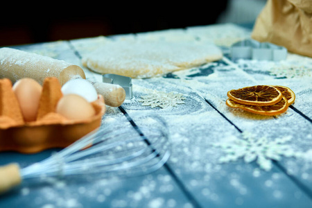 季节 面粉 饼干 茴香 面团 甜的 面包店 传统 烘烤 切割机