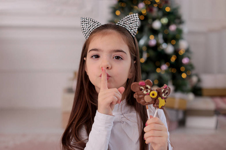 猫咪动态安慰 姜饼 女孩 女士 玻璃 纵容 肖像 搅拌 耶稣降生照片