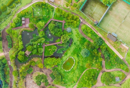 带小路的公园俯视图俯视图照片