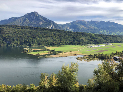 目的地 假日 徒步旅行 夏天 村庄 草地 瑞士 场景 海滨