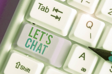 文字标志显示Let S Is Chat。概念照片，邀请演示者与您进行非正式对话。