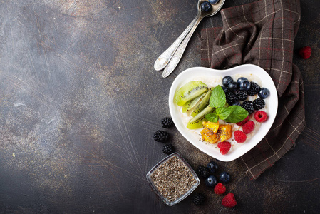 粮食 燕麦片 黑树莓 冷餐 早餐 乳制品 格兰诺拉麦片 节食