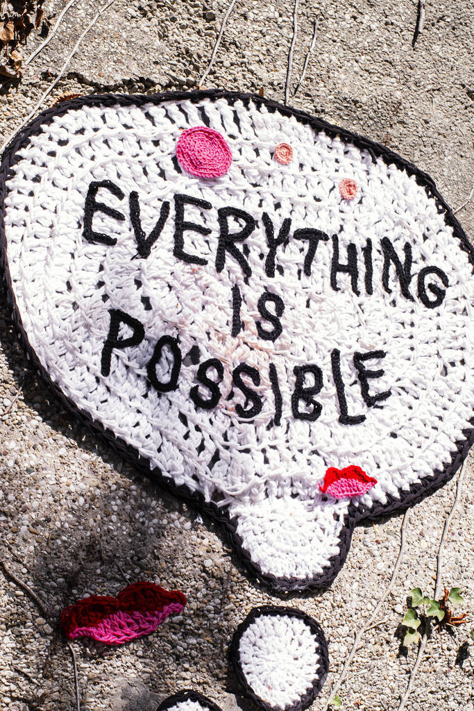 那个用编织的字母在墙上题字一切皆有可能