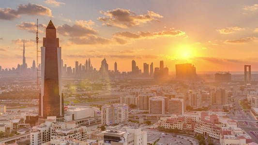 在豪华的迪拜城市日落空中时光倒流
