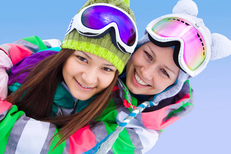 滑雪场的女孩们