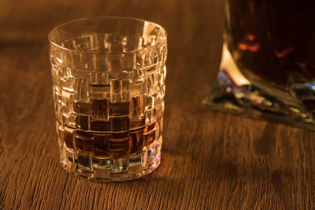 液体 倾析器 桌子 酒吧 纹理 闪耀 威士忌 玻璃 白兰地