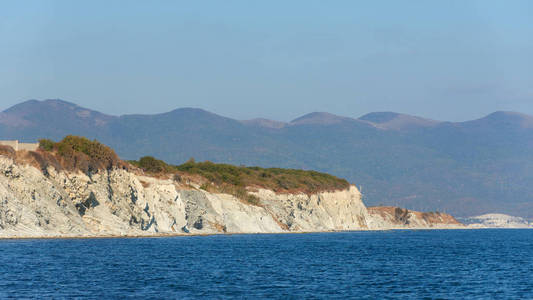 悬崖 海洋 季节 海岸线 假期 希腊 天空 海湾 美丽的