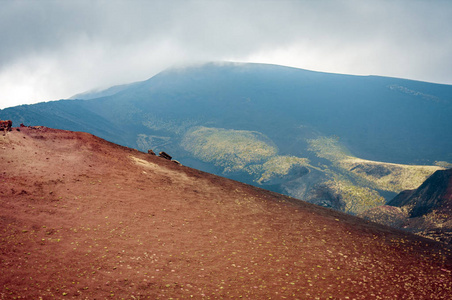 埃特纳火山，意大利西西里岛东海岸的活火山。