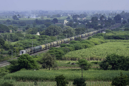 火车鸣笛声素材图片