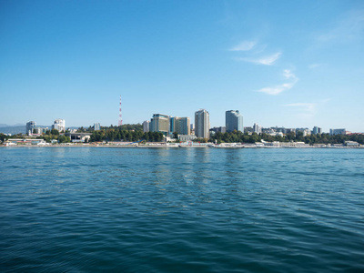 从海上俯瞰索契海岸带