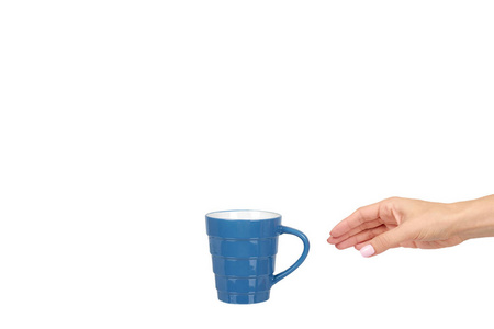 手拿蓝色陶瓷杯，咖啡杯和茶杯，厨房陶器。