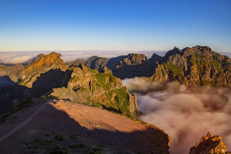 云雾山顶图片