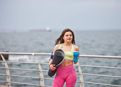 海滨 瓶装水 海滩 文胸 夏天 适合 有氧运动 训练 美丽的