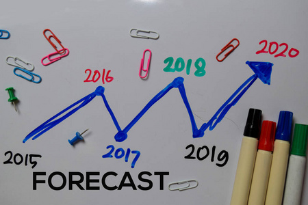 在白板背景上写下2020年预测。图表或机构概念