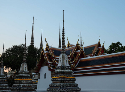 旅游业 古老的 傍晚 宗教 泰语 瓦特 建筑学 宝塔 修道院