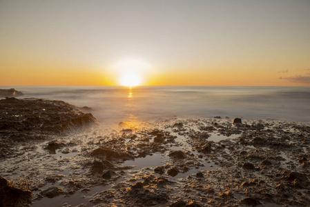 日出时的奥罗佩萨海岸