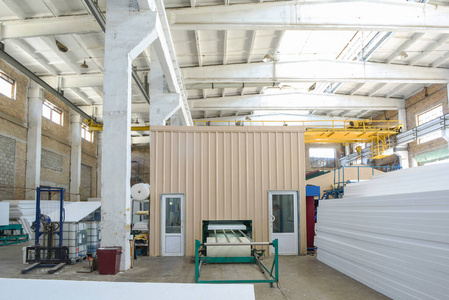 车间聚苯乙烯泡沫塑料夹芯板生产厂照片