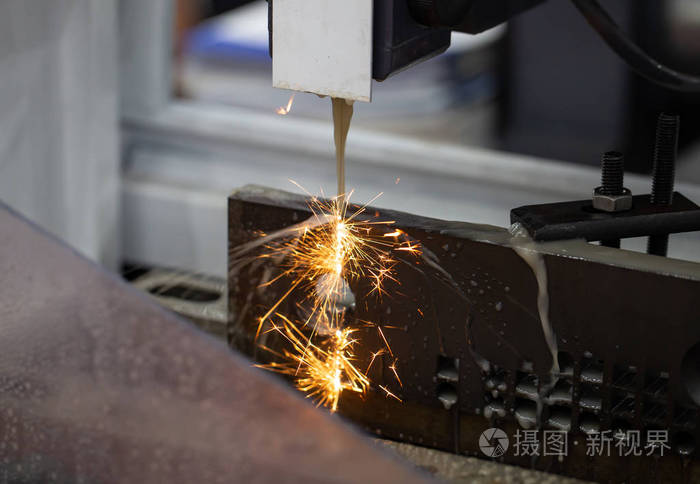 电火花机电火花切割工件