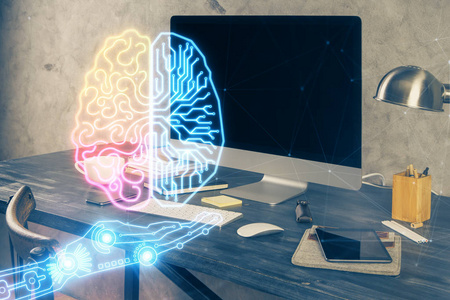 用计算机和脑全息图对桌子进行双重曝光。数据创新概念。