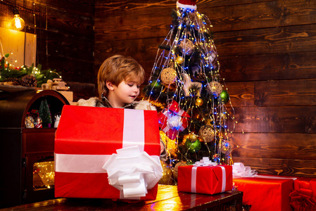 小孩互送礼物图片