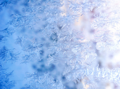 雪花落在窗前霜冻图片