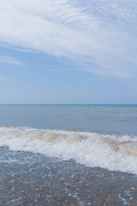 夏日的海滨，初夏晴朗的一天