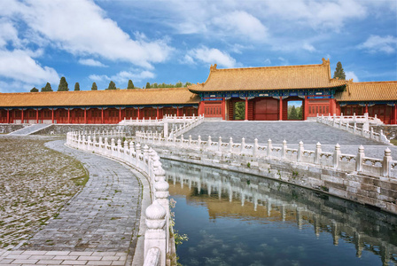 中国古代建筑.蓝天映衬下的历史建筑.内在的金色水.北京故宫照片