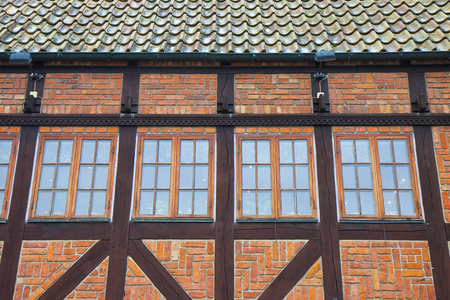 典型的木结构和红砖房屋欧洲瑞典