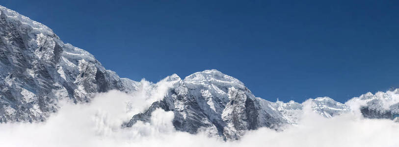 雪山上的喜马拉雅山