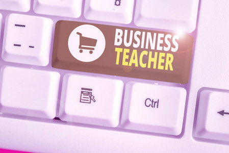 文字写作业务老师。为教育者提供商业概念培训。