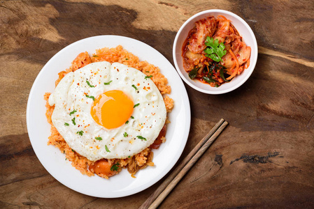 盘子 大米 木材 晚餐 筷子 美味的 食物 午餐 蛋黄 韩国人