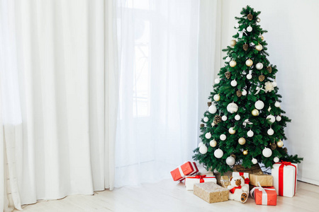 圣诞树与礼物节日新年室内装饰为背景