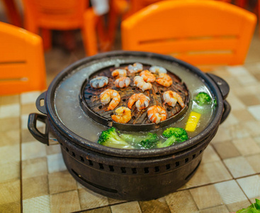 海鲜蒸汽火锅图片