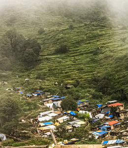 山间美丽的小山谷图片