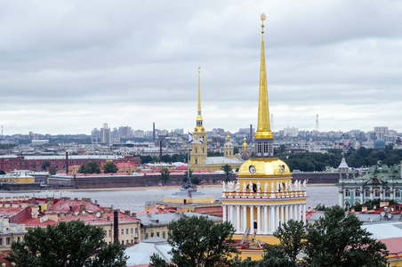 金钟大厦是圣彼得堡最著名的纪念碑之一。