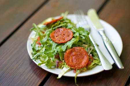 番茄 蔬菜 盘子 美味的 生菜 黄瓜 草本植物 洋葱 营养