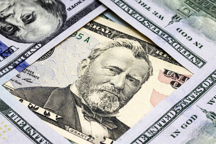 50美元和100美元