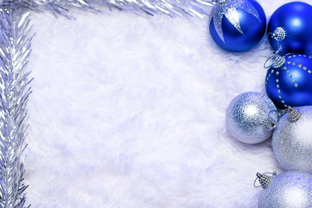 朦胧抽象的蓝色背景,灯箱里有灯笼.照片