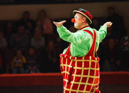 儿童节小丑表演图片