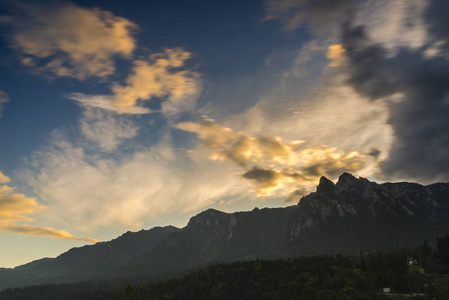 美丽的 太阳 旅行 傍晚 旅游业 山谷 风景 天空 夏天