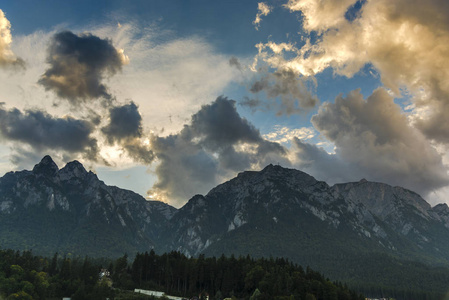 徒步旅行 太阳 天空 山谷 小山 日落 全景图 森林 冒险