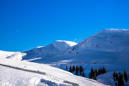 冒险 滑雪 冬天 高的 雪鞋 美丽的 季节 斜坡 运动 徒步旅行
