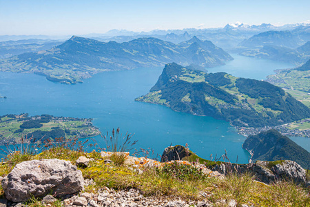 瑞士阿尔卑斯山和湖泊