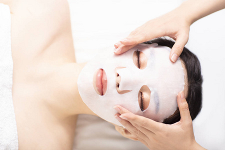 spa美容院年轻美人面膜照片